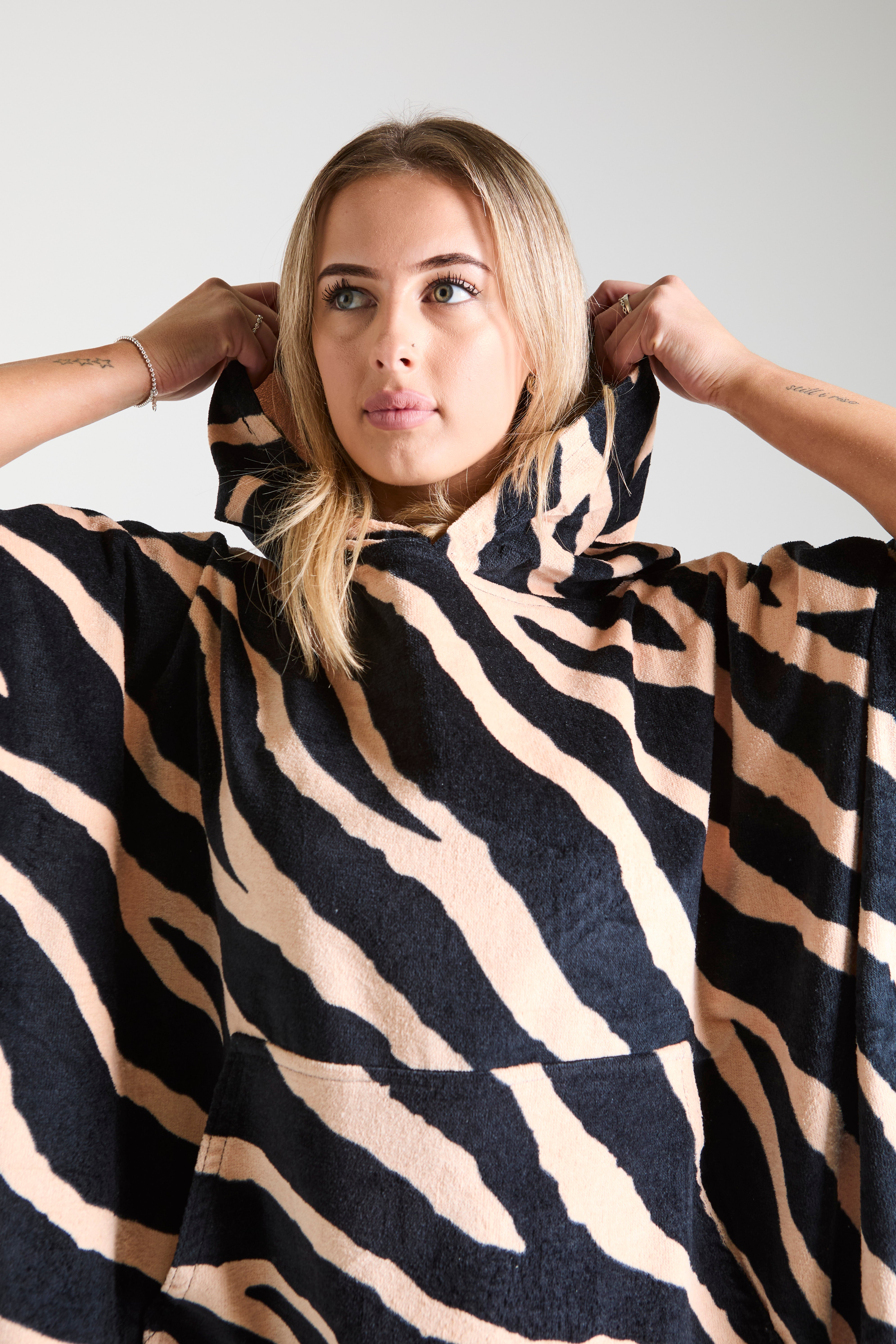 Dazzle Original Eco Poncho | Hooded Surf Poncho – Leus Towels