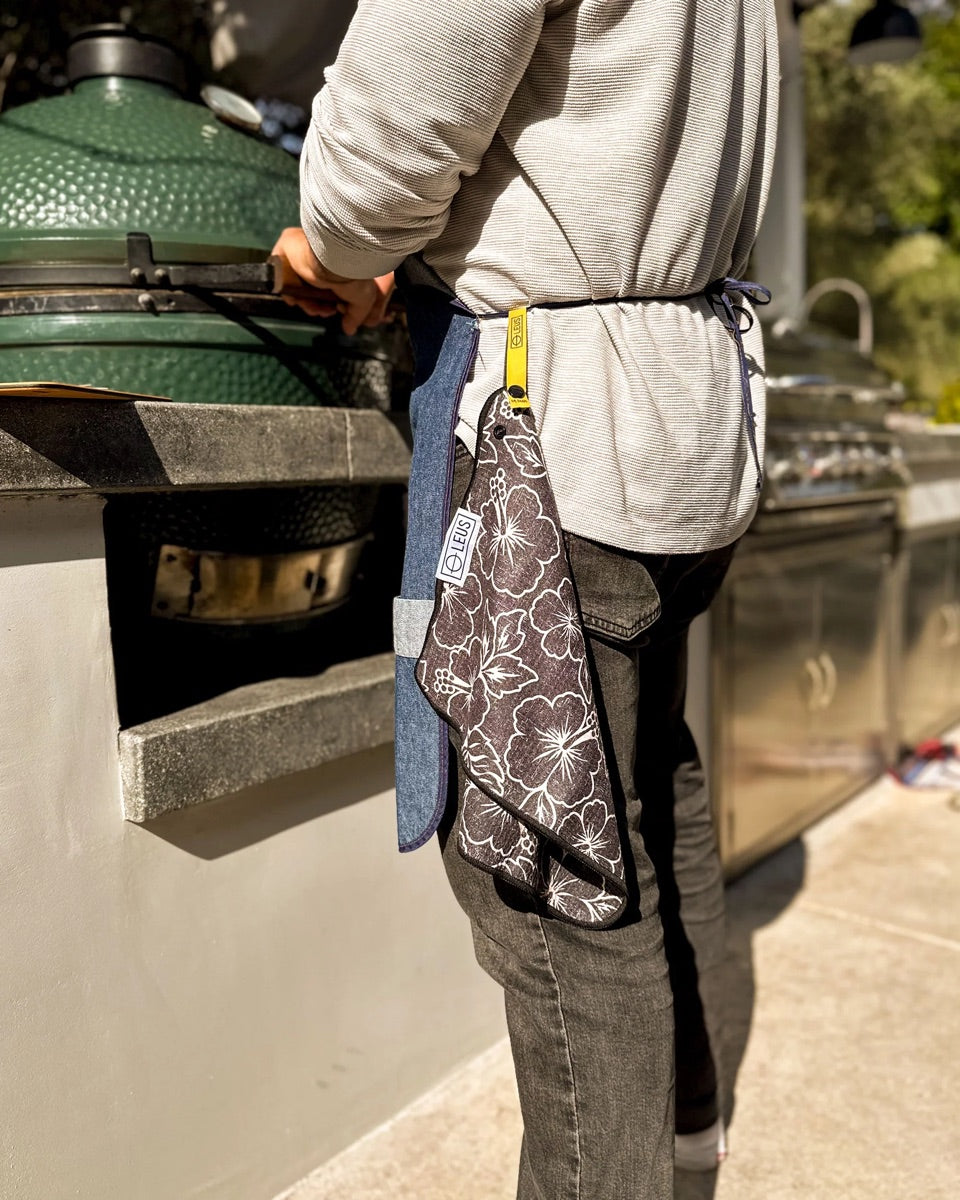 LEUS Black Petal BBQ towel